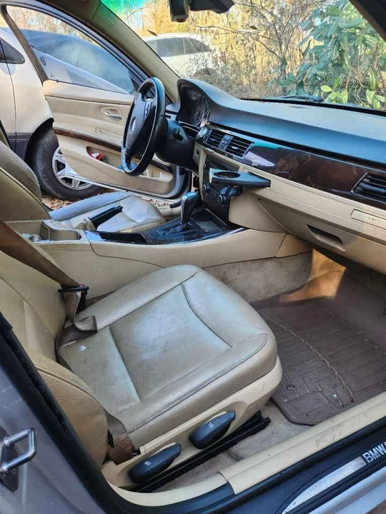 2011 BMW E90 3 Series Sedan - Image 5 of 19