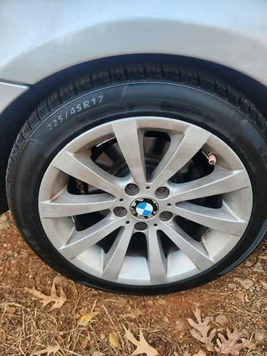 2011 BMW E90 3 Series Sedan - Image 9 of 19