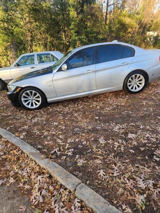 2011 BMW E90 3 Series Sedan - Image 13 of 19