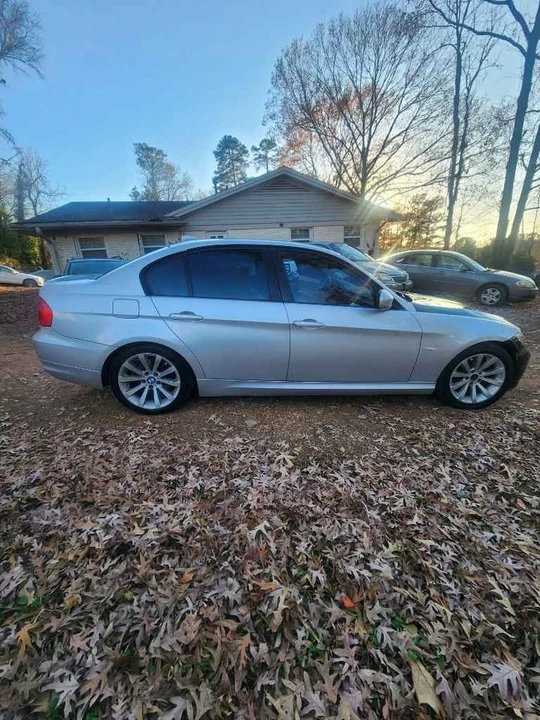2011 BMW E90 3 Series Sedan - Image 10 of 19