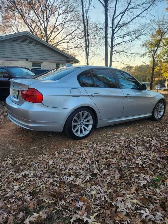 2011 BMW E90 3 Series Sedan - Image 12 of 19