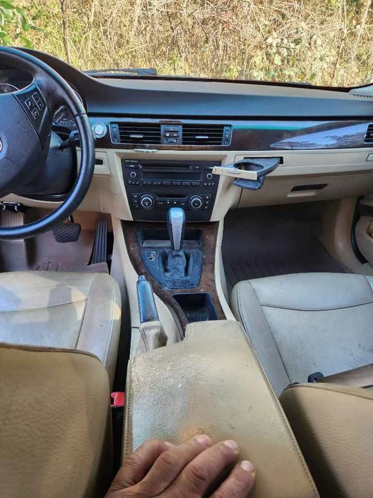 2011 BMW E90 3 Series Sedan - Image 7 of 19