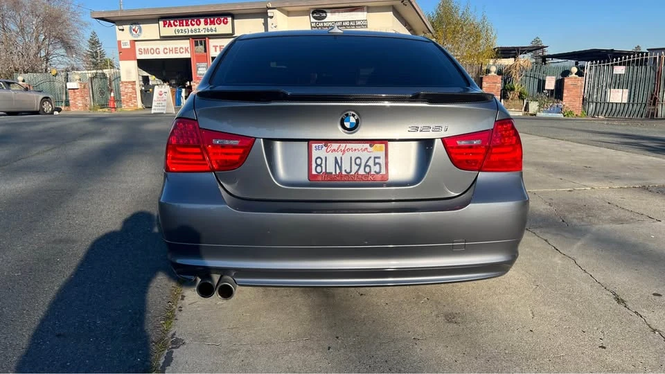 2011 BMW E90 3 Series Sedan - Image 9 of 20
