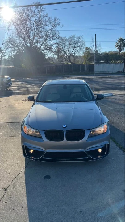 2011 BMW E90 3 Series Sedan - Image 5 of 20