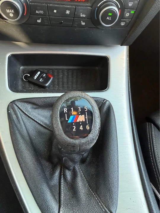 2011 BMW E90 3 Series Sedan - Image 7 of 12