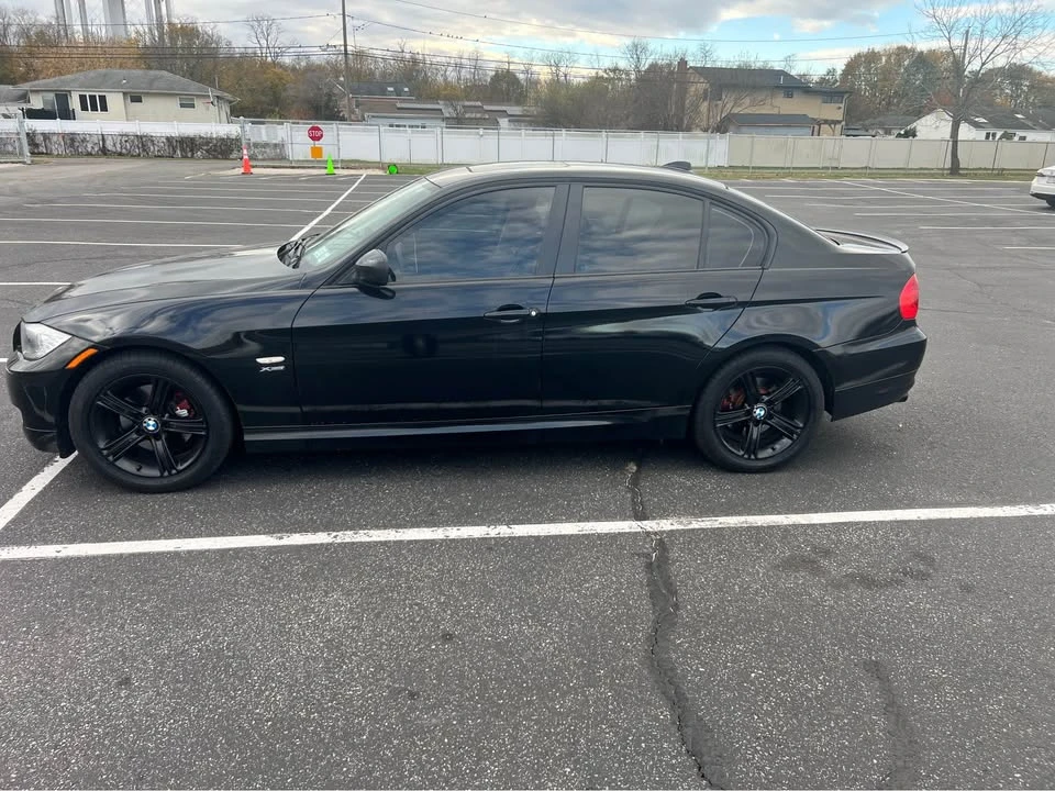 2011 BMW E90 3 Series Sedan - Image 4 of 4