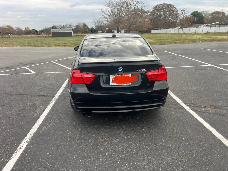 2011 BMW E90 3 Series Sedan - Image 2 of 4
