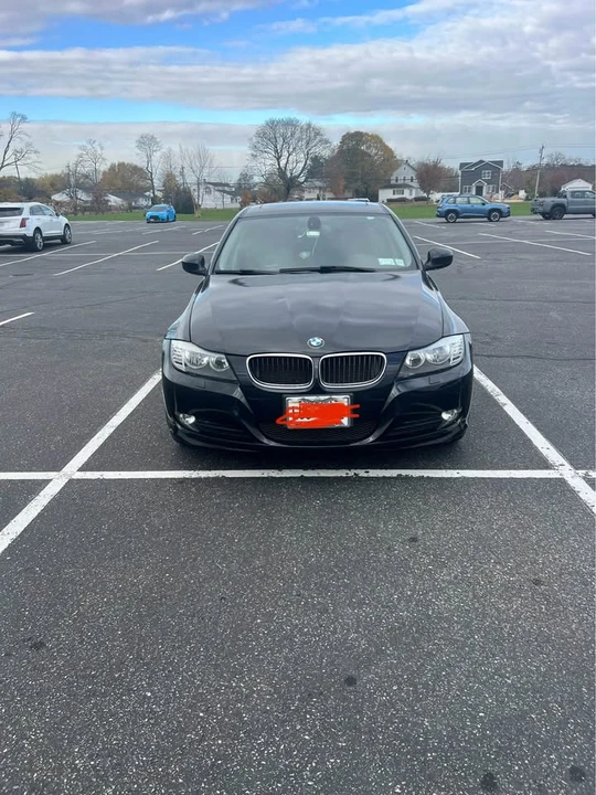 2011 BMW E90 3 Series Sedan - Image 3 of 4
