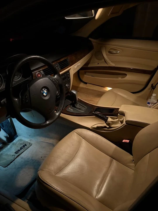 2011 BMW E90 3 Series Sedan - Image 6 of 8