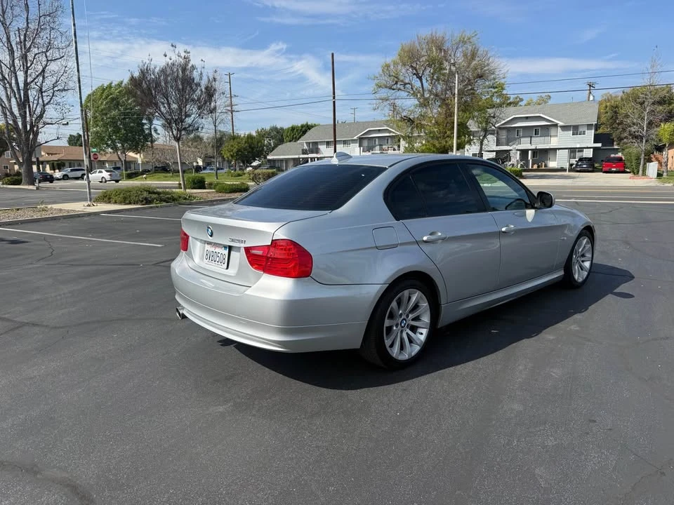 2011 BMW E90 3 Series Sedan - Image 4 of 12