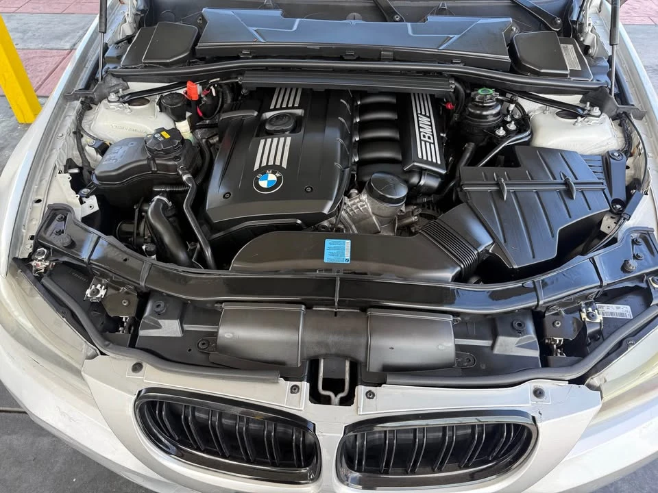 2011 BMW E90 3 Series Sedan - Image 12 of 12