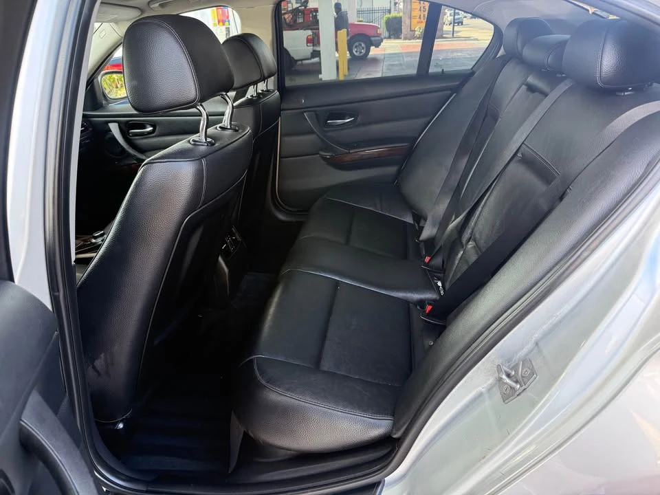 2011 BMW E90 3 Series Sedan - Image 7 of 12