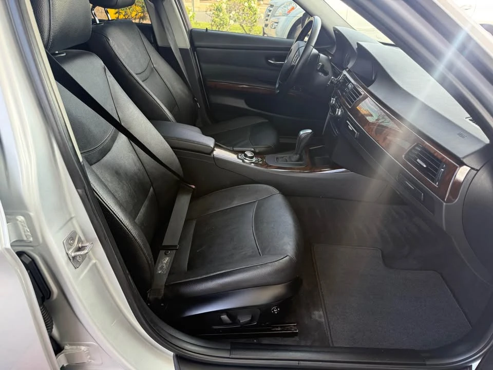 2011 BMW E90 3 Series Sedan - Image 10 of 12