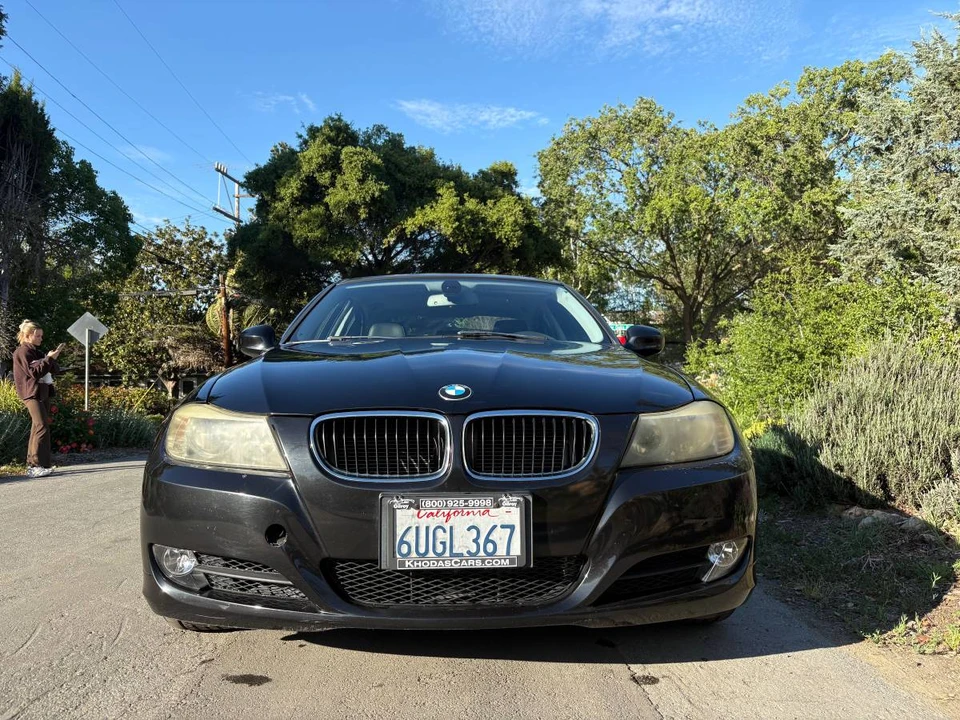 2011 BMW E90 3 Series Sedan - Image 7 of 11