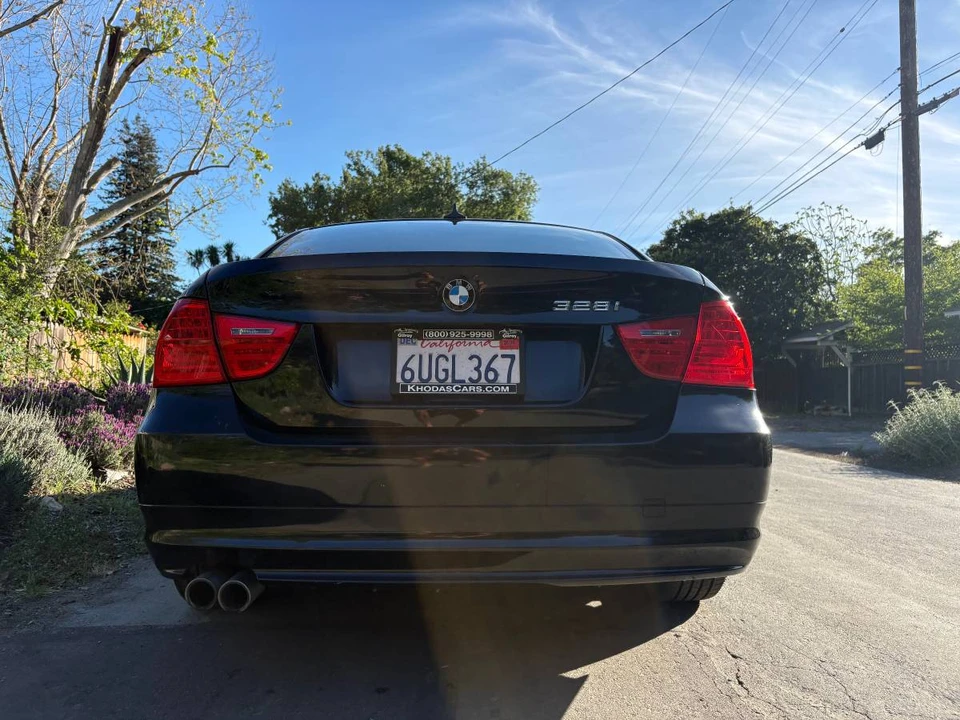 2011 BMW E90 3 Series Sedan - Image 6 of 11
