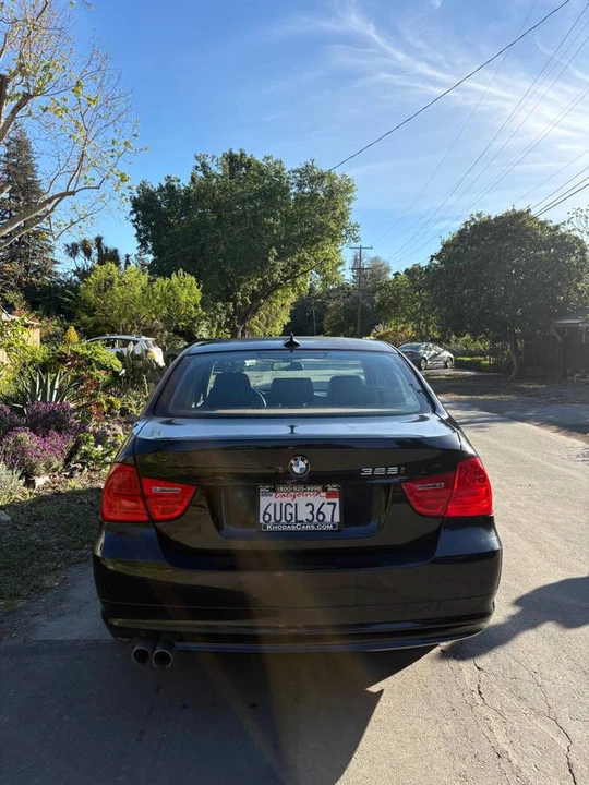 2011 BMW E90 3 Series Sedan - Image 4 of 11