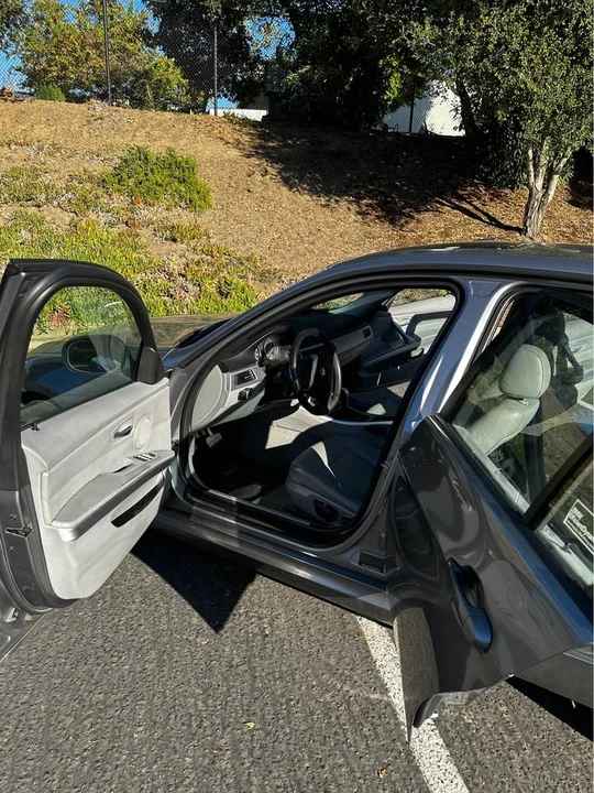 2011 BMW E90 3 Series Sedan - Image 13 of 20