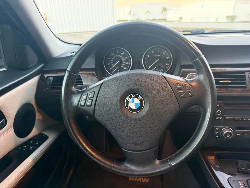 2011 BMW E90 3 Series Sedan - Image 14 of 19