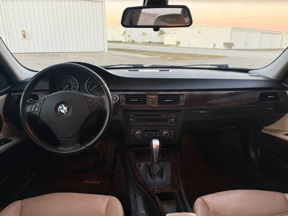 2011 BMW E90 3 Series Sedan - Image 13 of 19