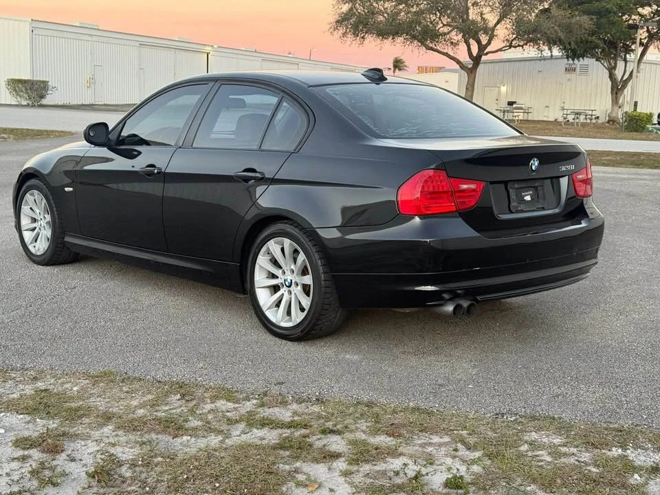 2011 BMW E90 3 Series Sedan - Image 6 of 19