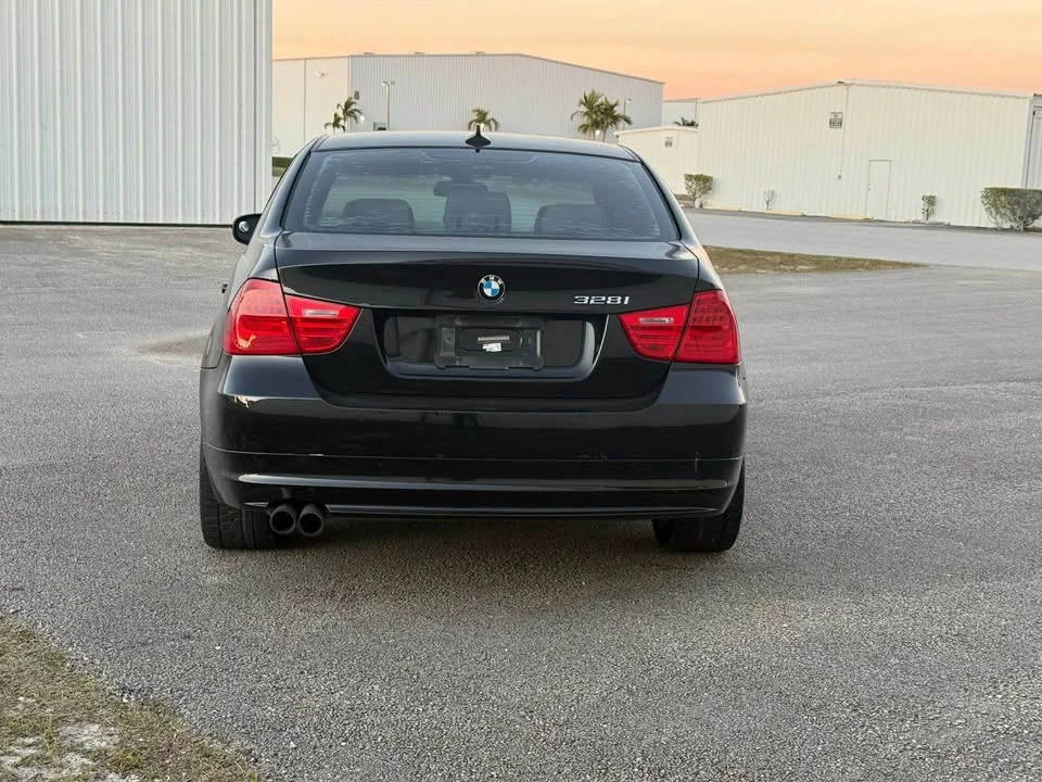 2011 BMW E90 3 Series Sedan - Image 5 of 19