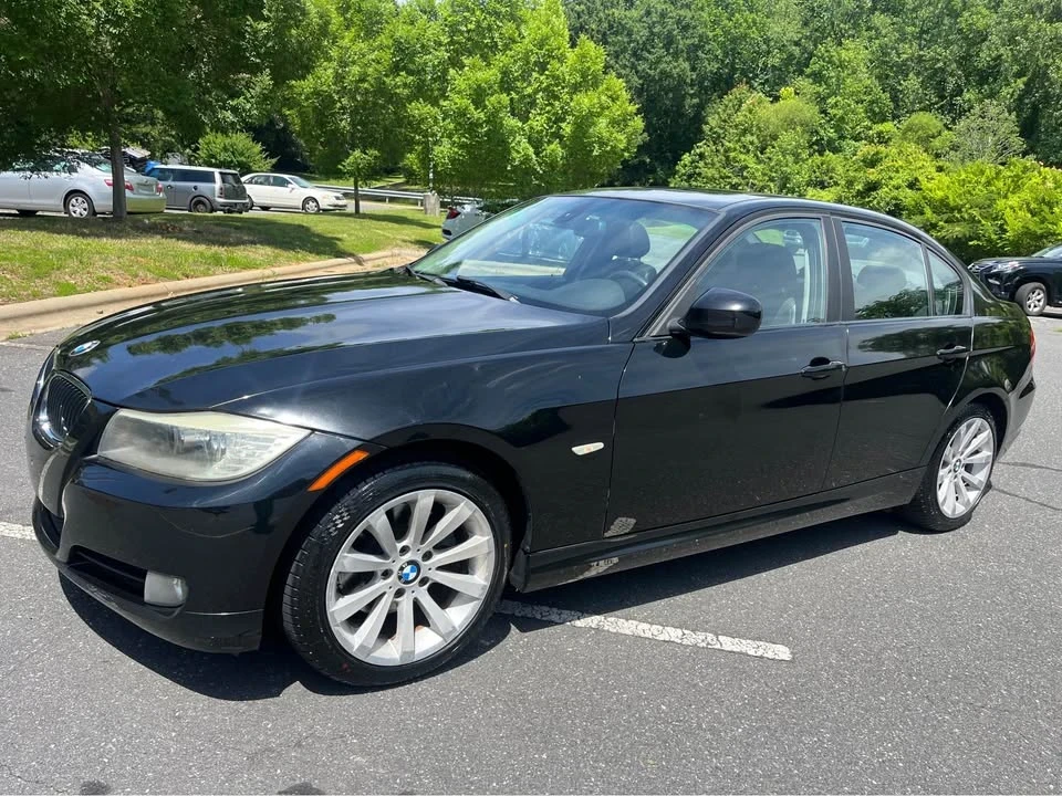 2011 BMW E90 3 Series Sedan - Image 7 of 19