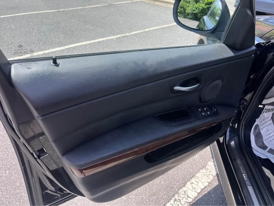 2011 BMW E90 3 Series Sedan - Image 10 of 19