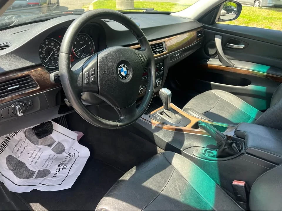 2011 BMW E90 3 Series Sedan - Image 9 of 19