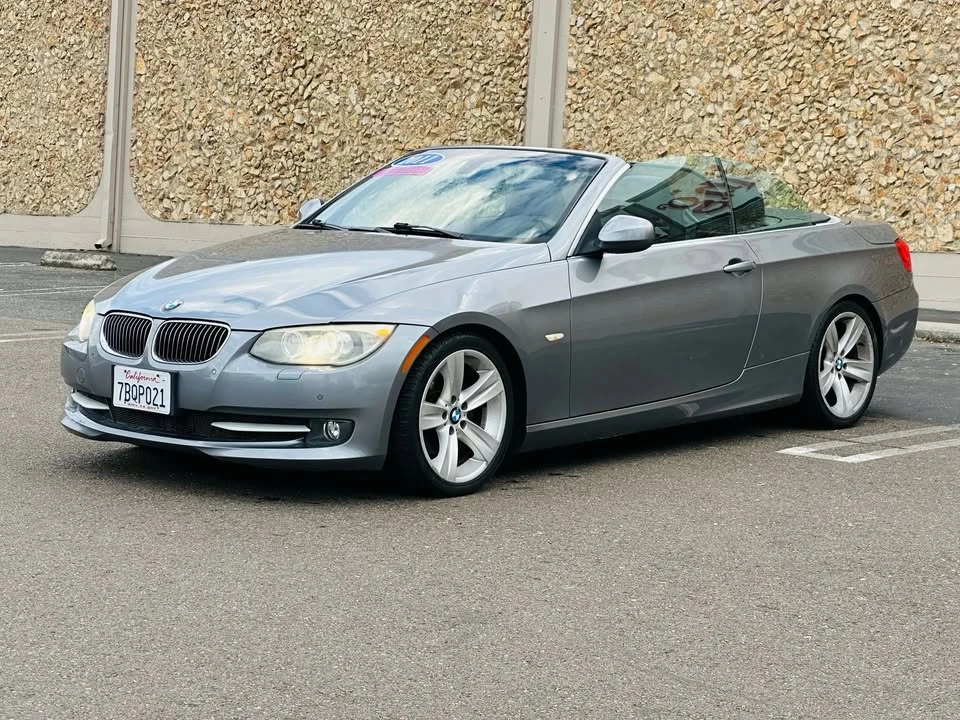2011 BMW E90 3 Series Sedan - Image 4 of 20