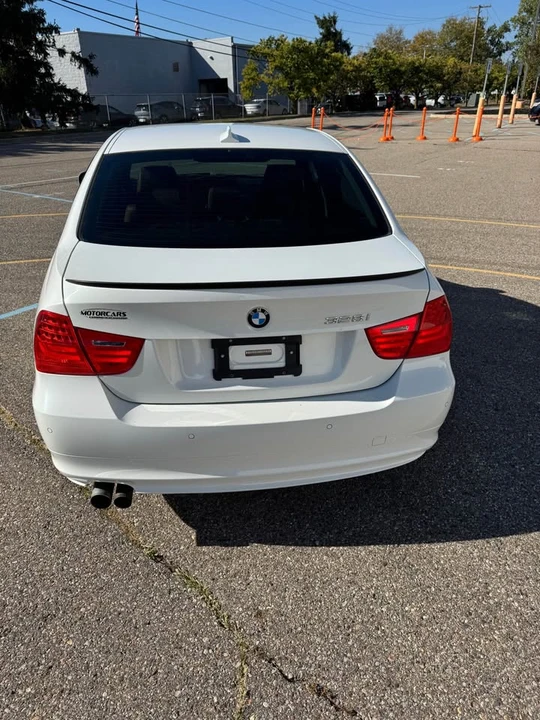 2011 BMW E90 3 Series Sedan - Image 4 of 9