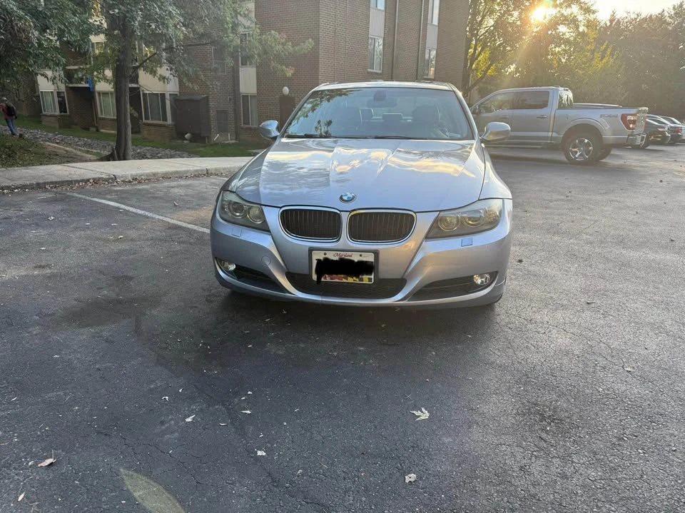 2011 BMW E90 3 Series Sedan - Image 2 of 13