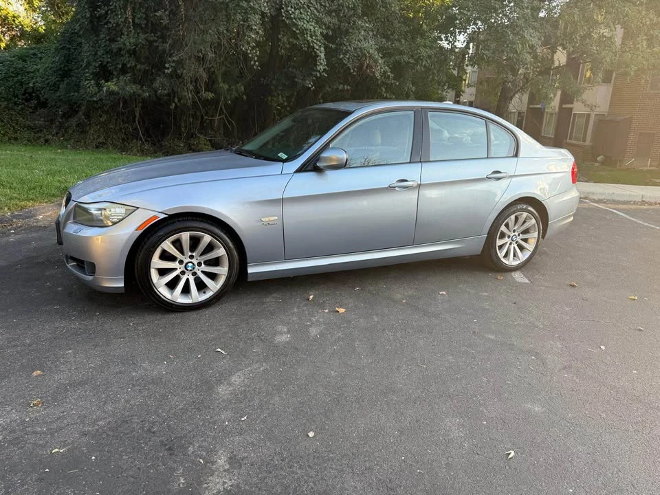 2011 BMW E90 3 Series Sedan - Image 3 of 13