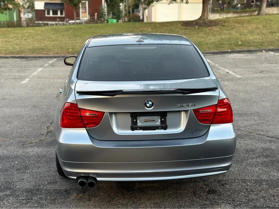 2011 BMW E90 3 Series Sedan - Image 5 of 9