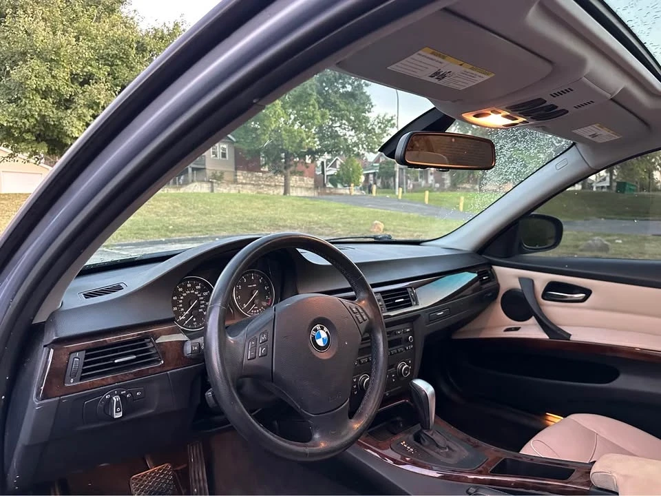 2011 BMW E90 3 Series Sedan - Image 7 of 9
