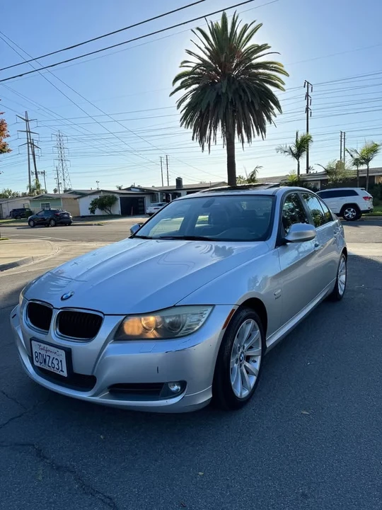 2011 BMW E90 3 Series Sedan - Image 7 of 13