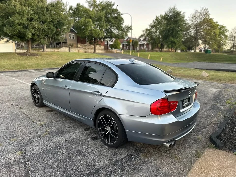 2011 BMW E90 3 Series Sedan - Image 3 of 9