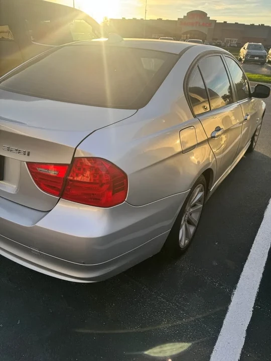 2011 BMW E90 3 Series Sedan - Image 2 of 5