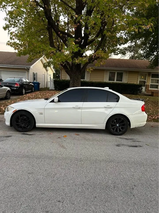 2011 BMW E90 3 Series Sedan - Image 2 of 7
