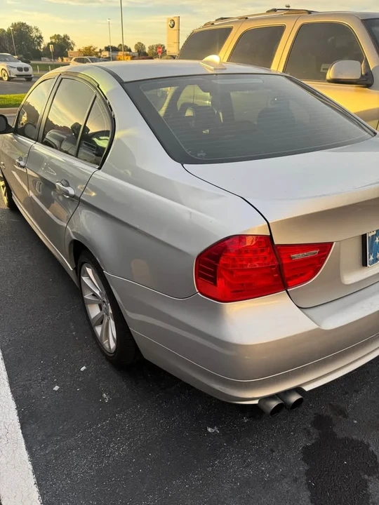 2011 BMW E90 3 Series Sedan - Image 3 of 5