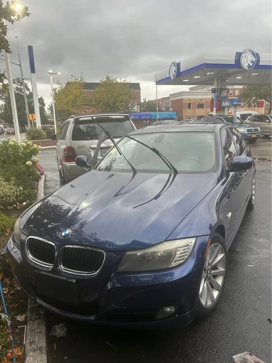 2011 BMW E90 3 Series Sedan - Image 15 of 16