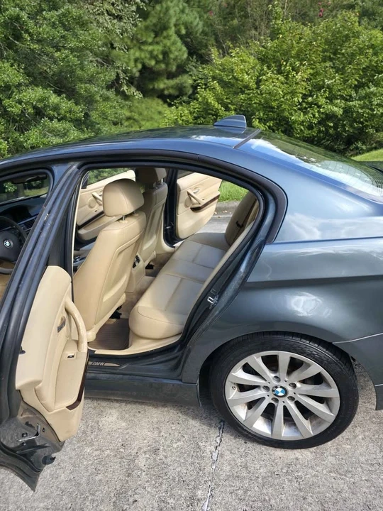 2011 BMW E90 3 Series Sedan - Image 7 of 17