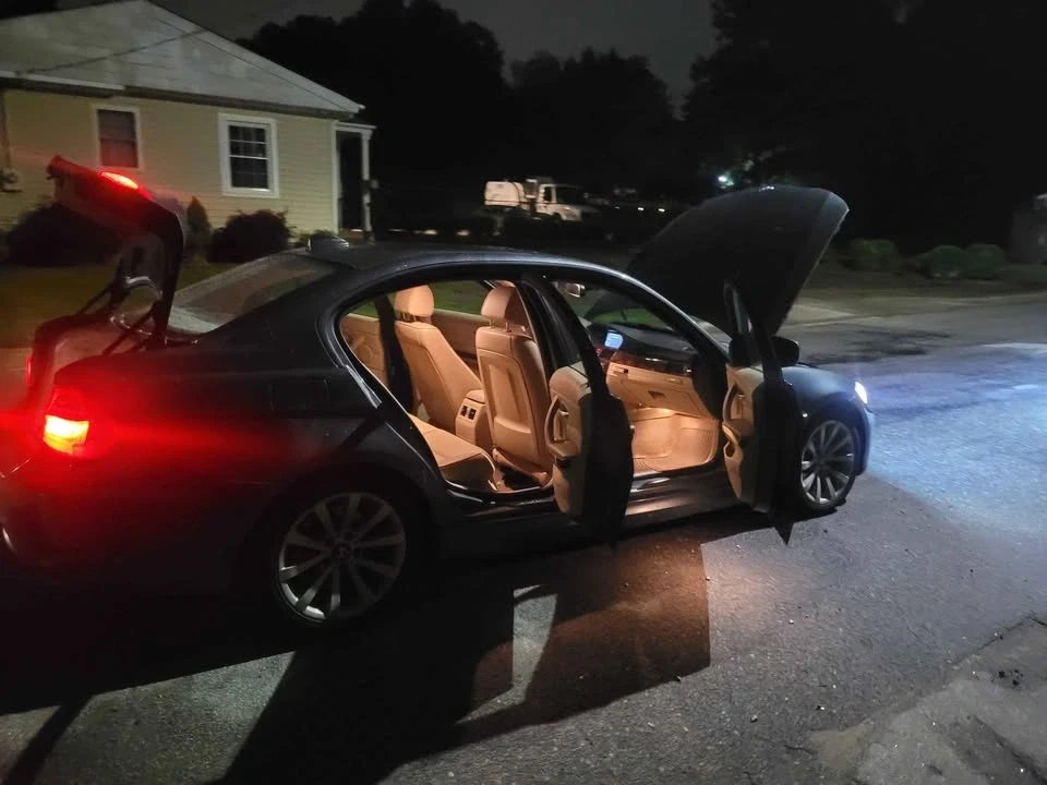 2011 BMW E90 3 Series Sedan - Image 3 of 17