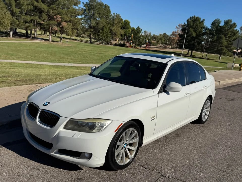 2011 BMW E90 3 Series Sedan - Image 14 of 20
