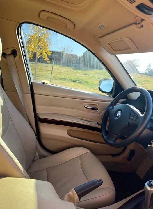 2011 BMW E90 3 Series Sedan - Image 7 of 12