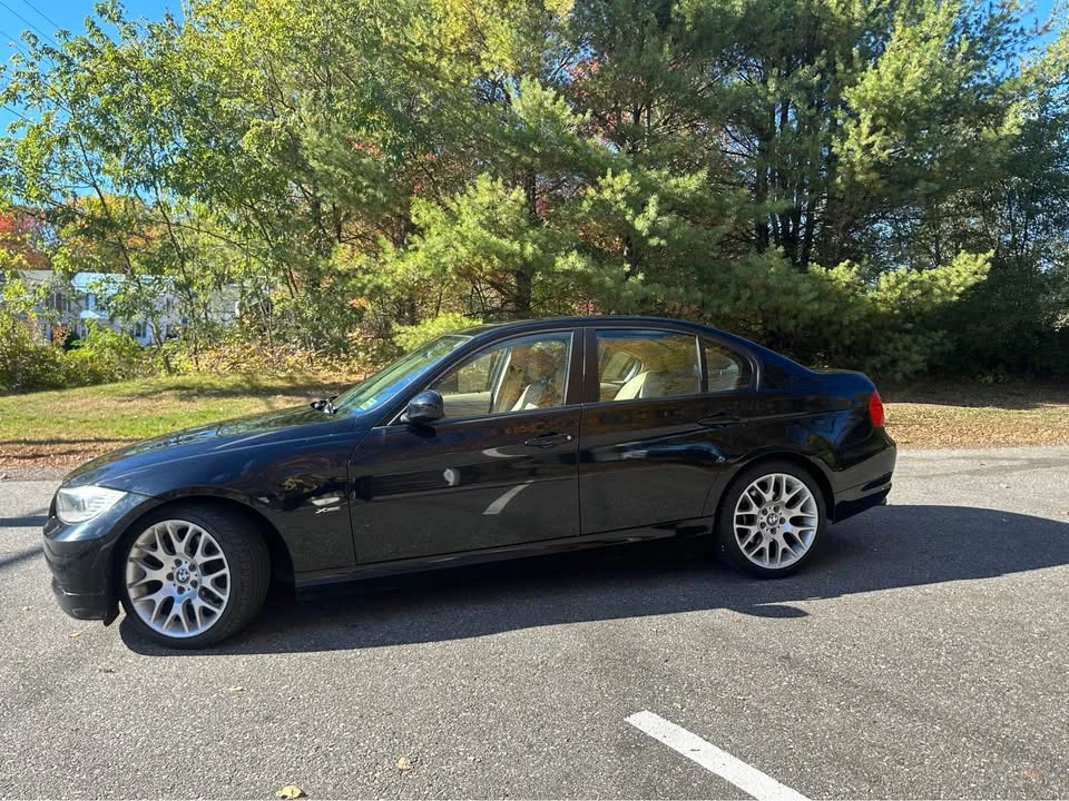 2011 BMW E90 3 Series Sedan - Image 2 of 7
