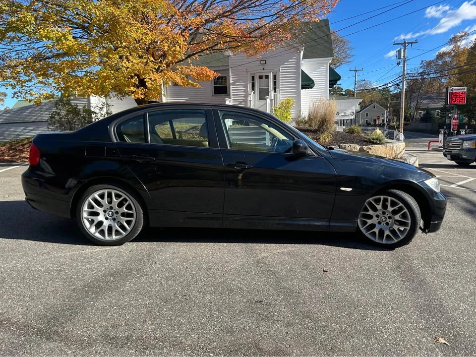 2011 BMW E90 3 Series Sedan - Image 4 of 7