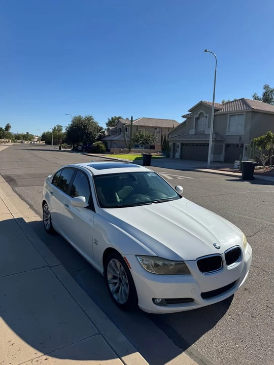 2011 BMW E90 3 Series Sedan - Image 6 of 20