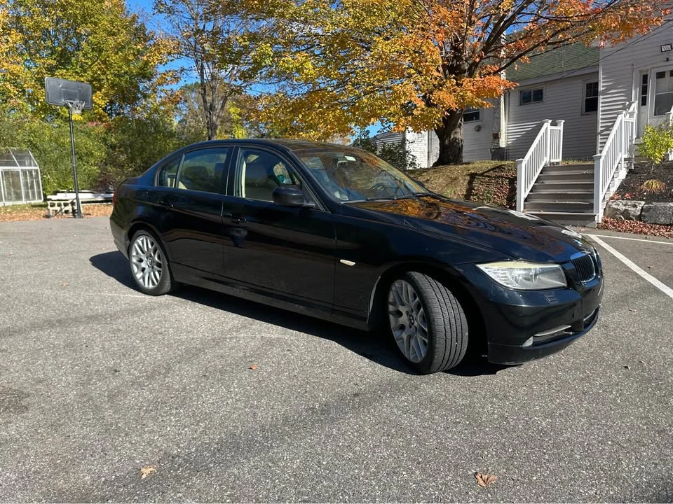 2011 BMW E90 3 Series Sedan - Image 5 of 7