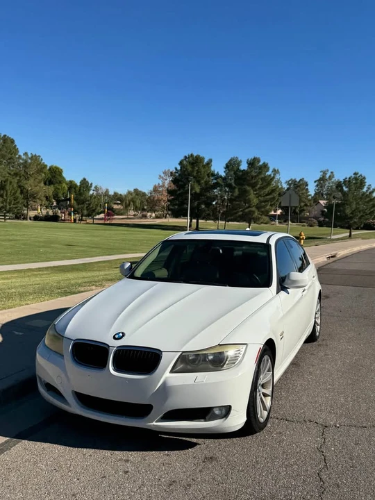 2011 BMW E90 3 Series Sedan - Image 5 of 20