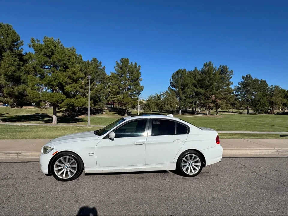 2011 BMW E90 3 Series Sedan - Image 16 of 20